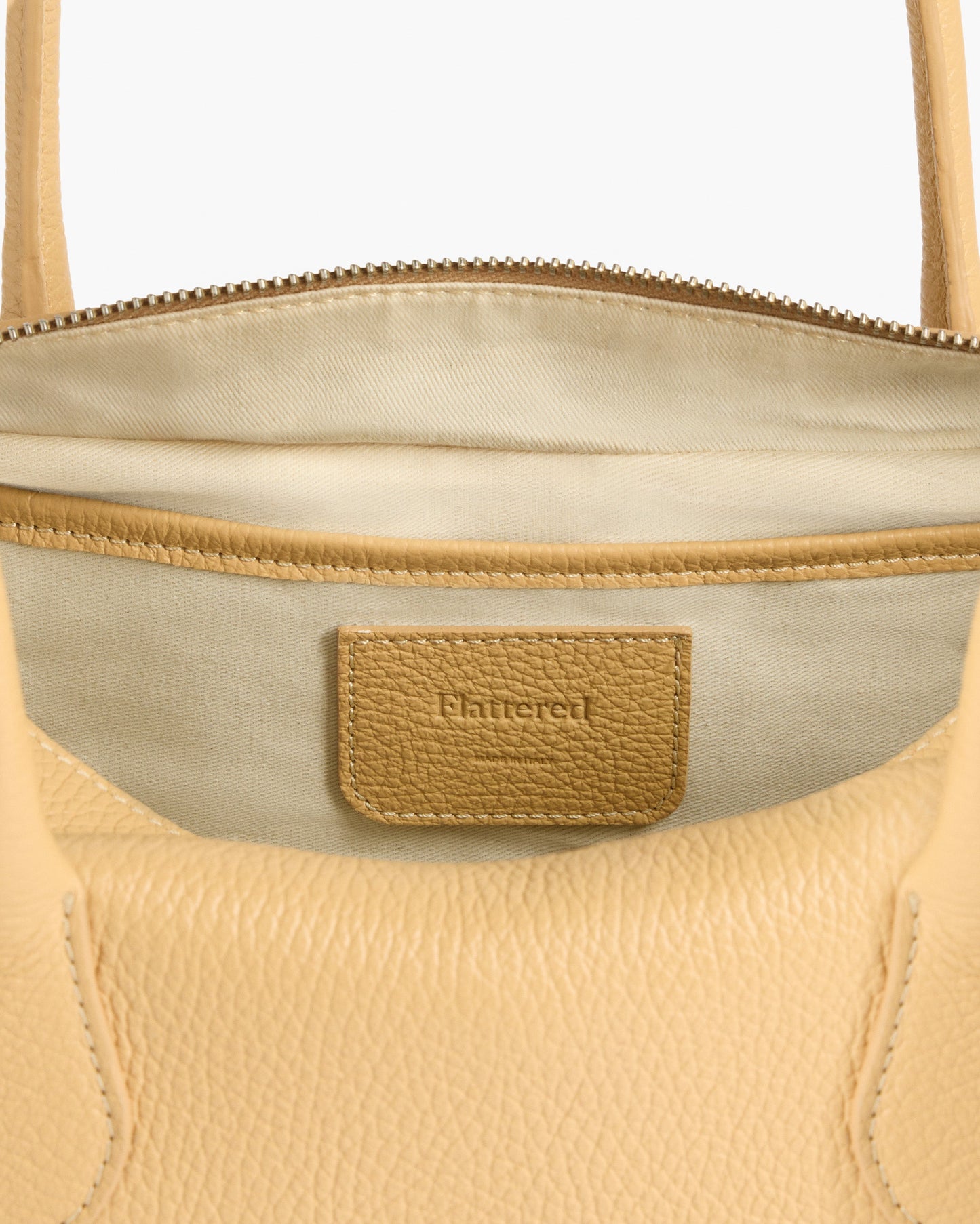 Leia Shoulder Bag Grained Leather Biscotti
