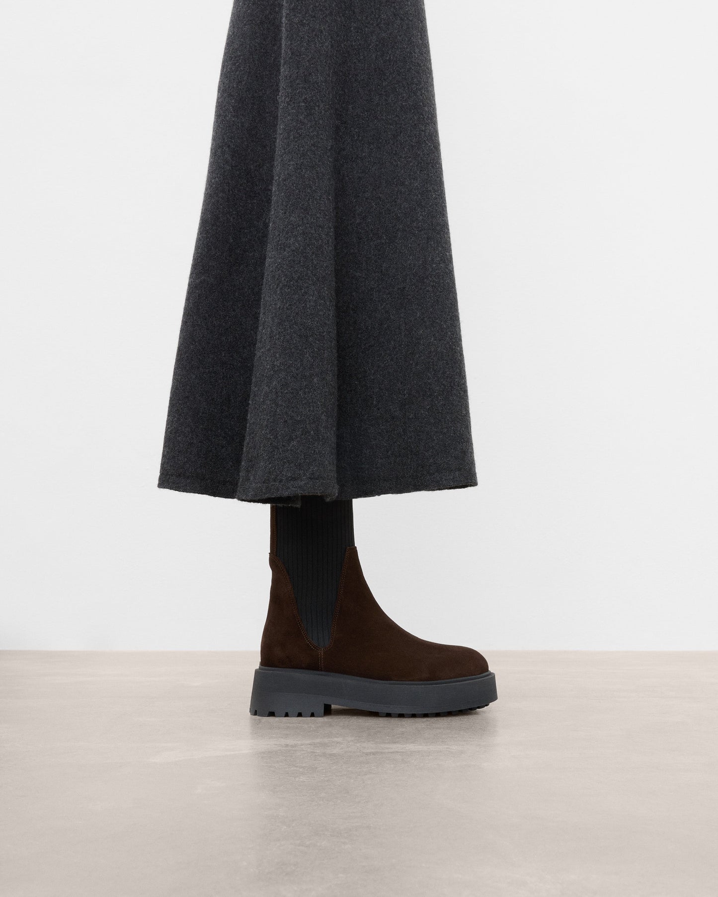 Aurora Suede Chocolate