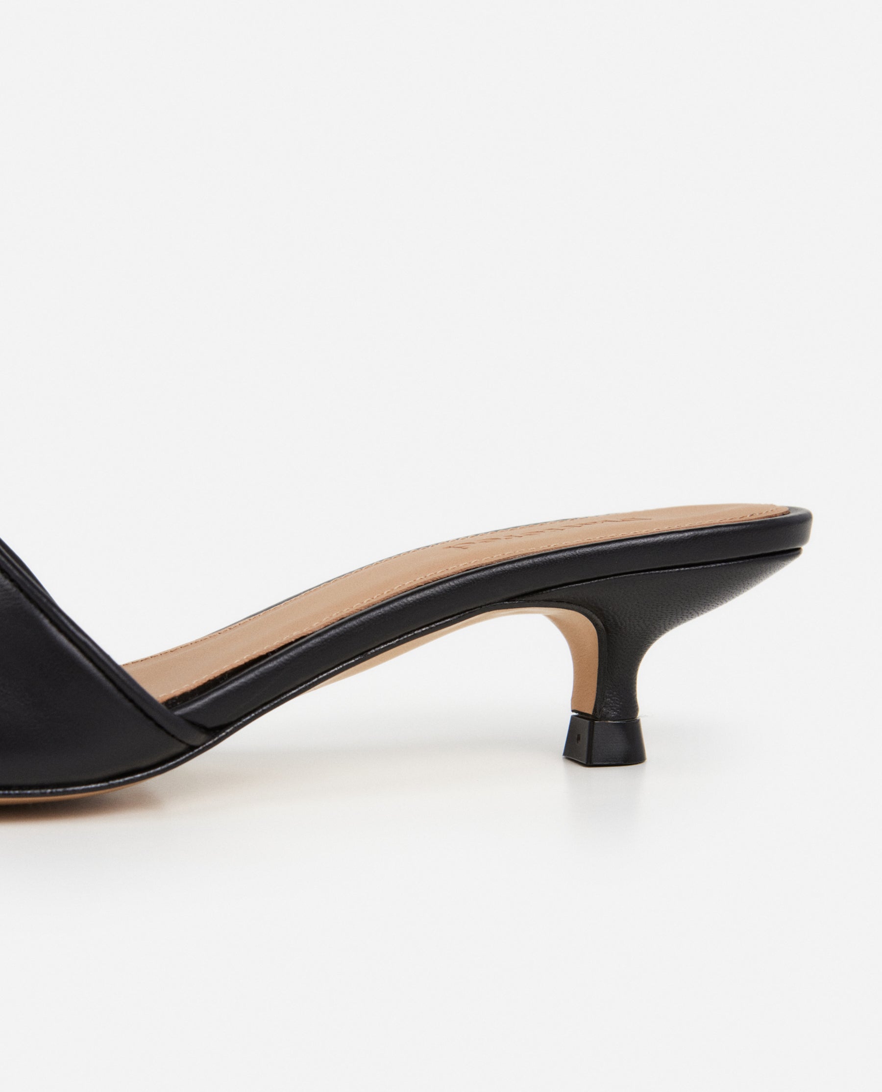 Noomi Leather Black